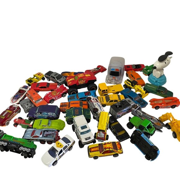 Vintage Hot Wheels Matchbox Die Cast Toy Car 38 Collection Snoopy Figure - Picture 1 of 10